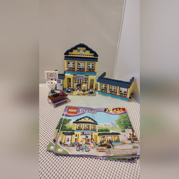 Lego Friends 41005 Heartlake High School Building Set - Picture 1 of 7